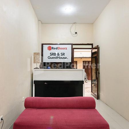 Sr Residence Near Mall Ciputra Cibubur Mitra Reddoorz Bekasi Luaran gambar