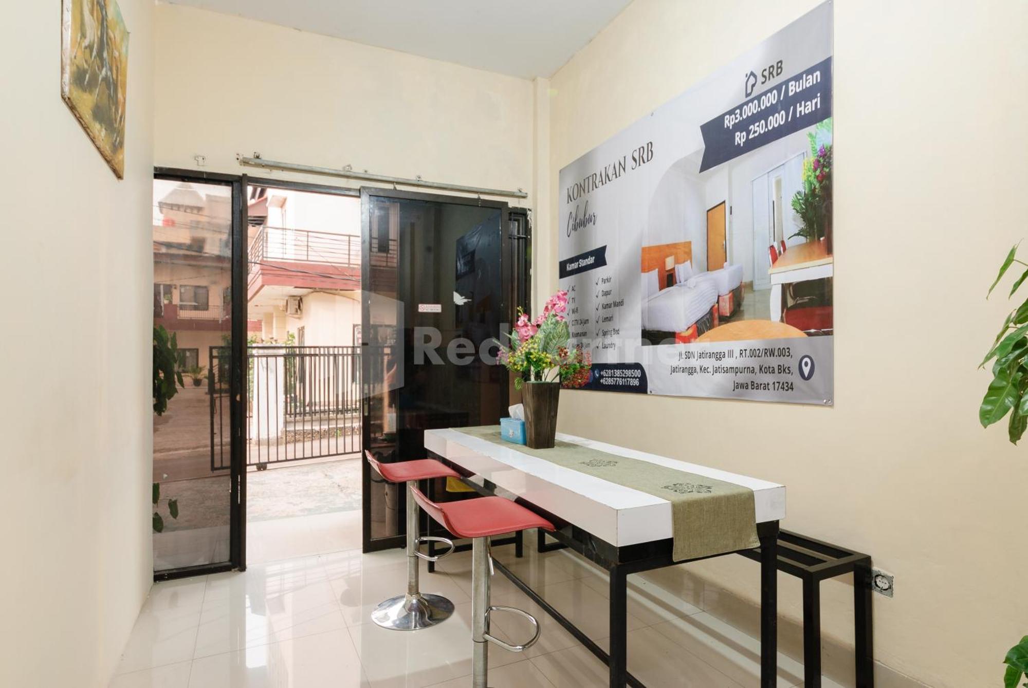 Sr Residence Near Mall Ciputra Cibubur Mitra Reddoorz Bekasi Luaran gambar