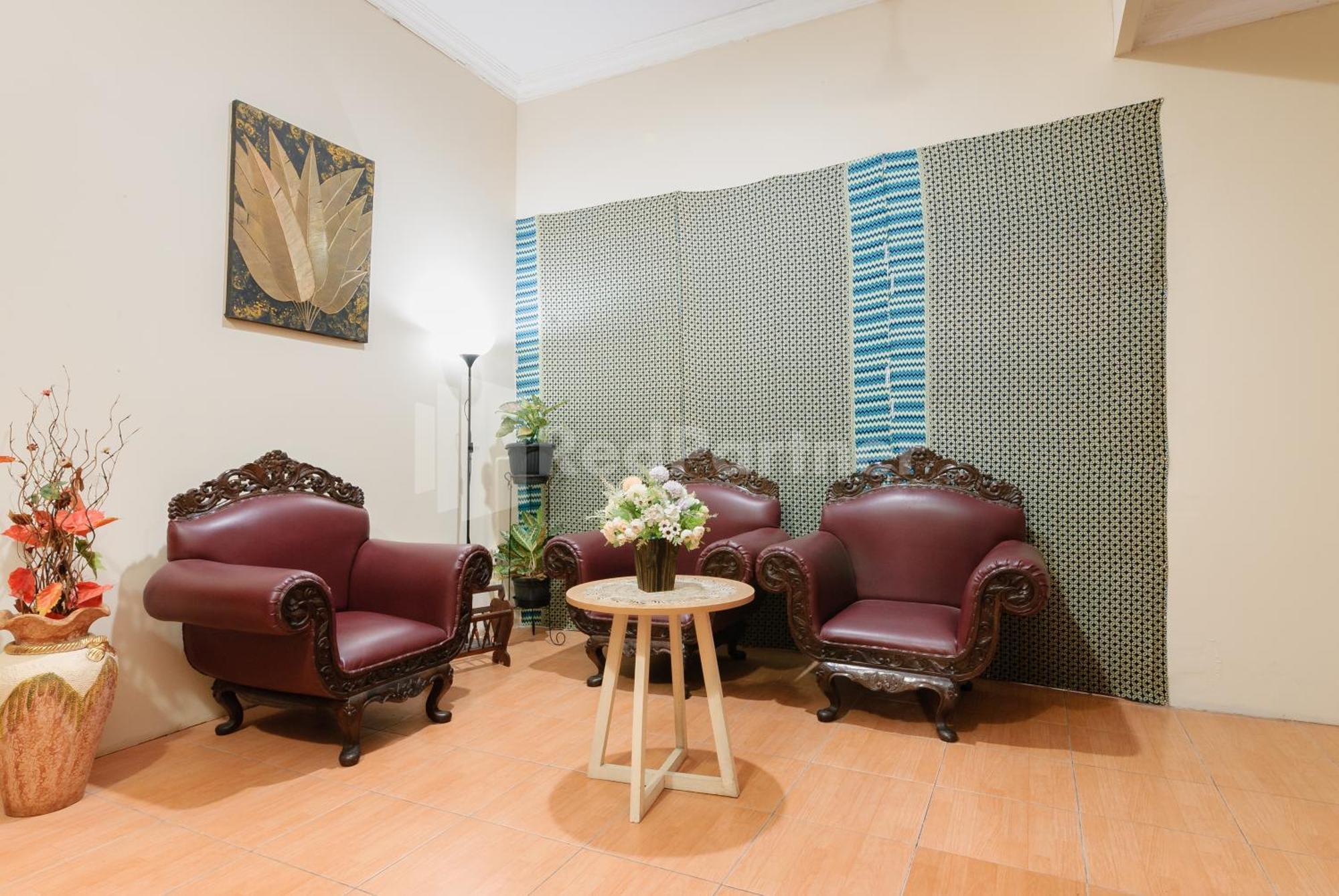 Sr Residence Near Mall Ciputra Cibubur Mitra Reddoorz Bekasi Luaran gambar