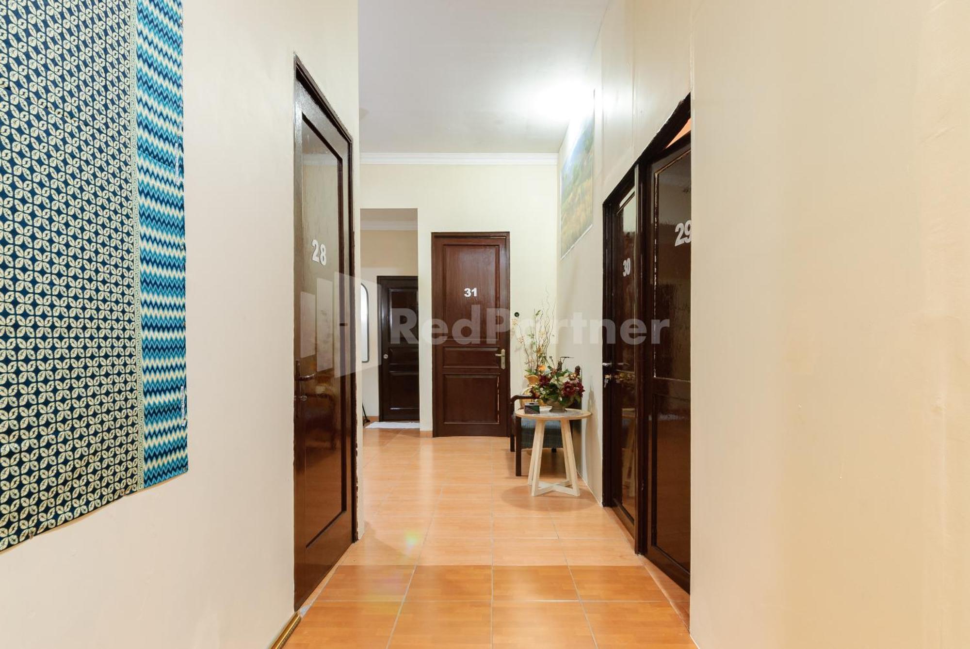 Sr Residence Near Mall Ciputra Cibubur Mitra Reddoorz Bekasi Luaran gambar