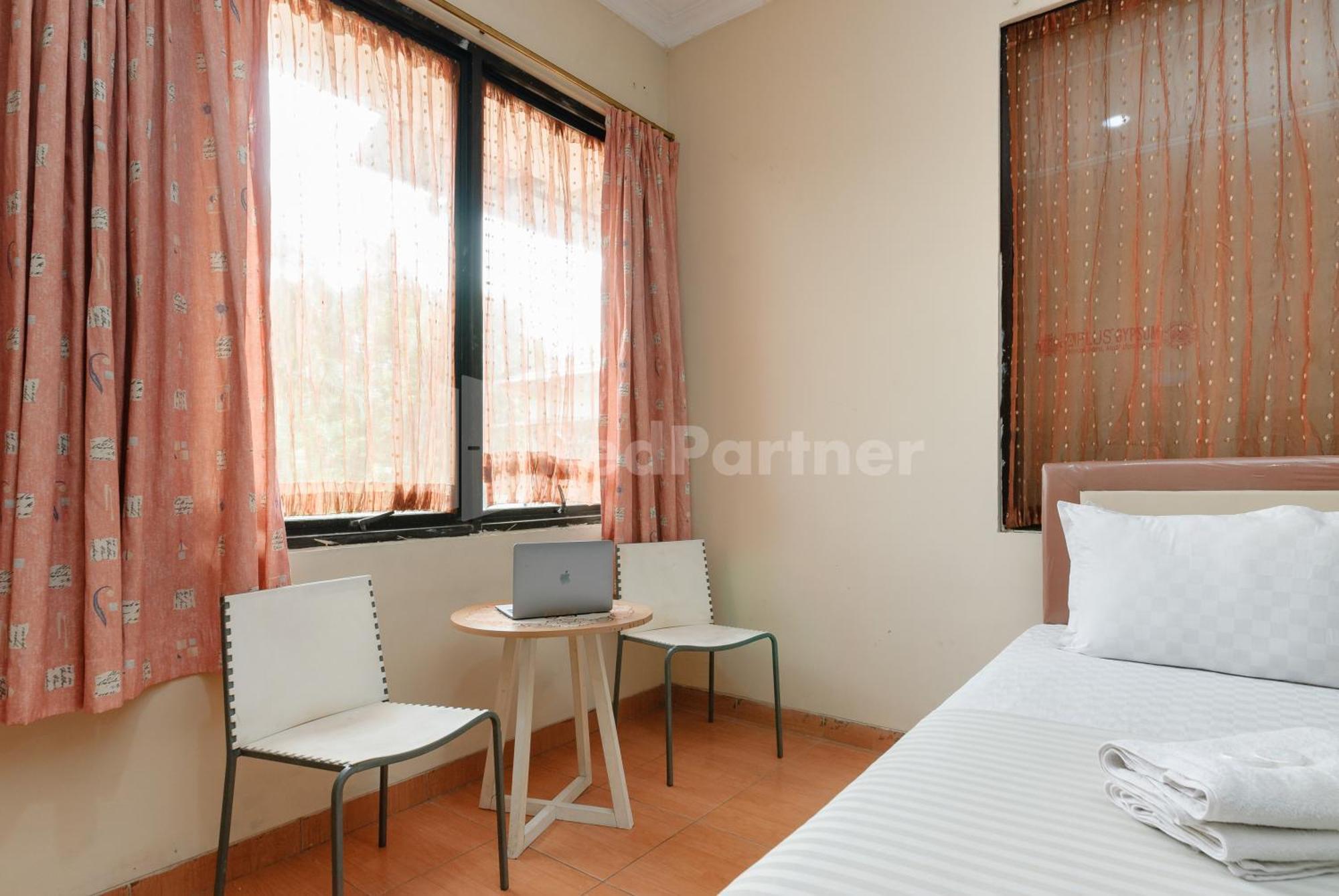 Sr Residence Near Mall Ciputra Cibubur Mitra Reddoorz Bekasi Luaran gambar